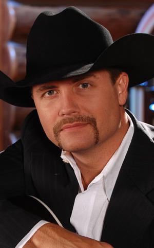 John Rich pod pantoflem