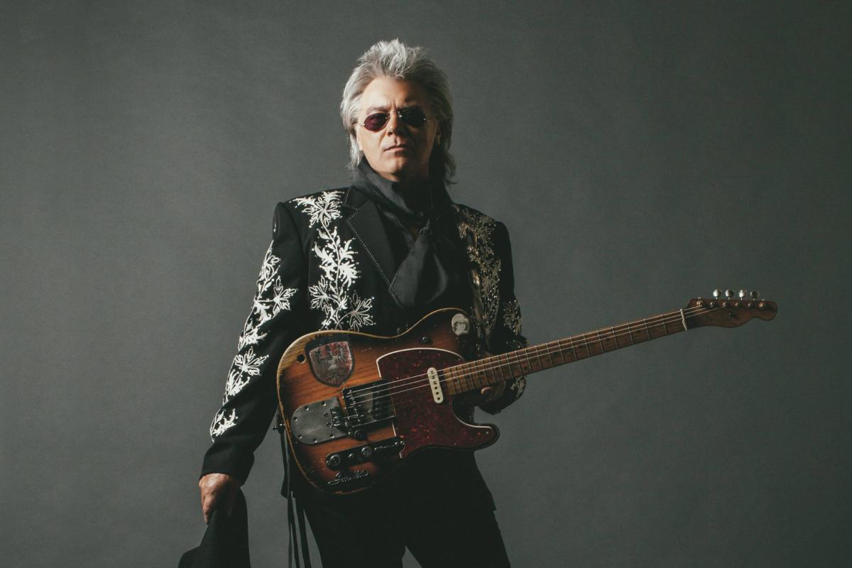 MARTY STUART SLAVÍ 30 LET JAKO ČLEN GRAND OLE OPRY