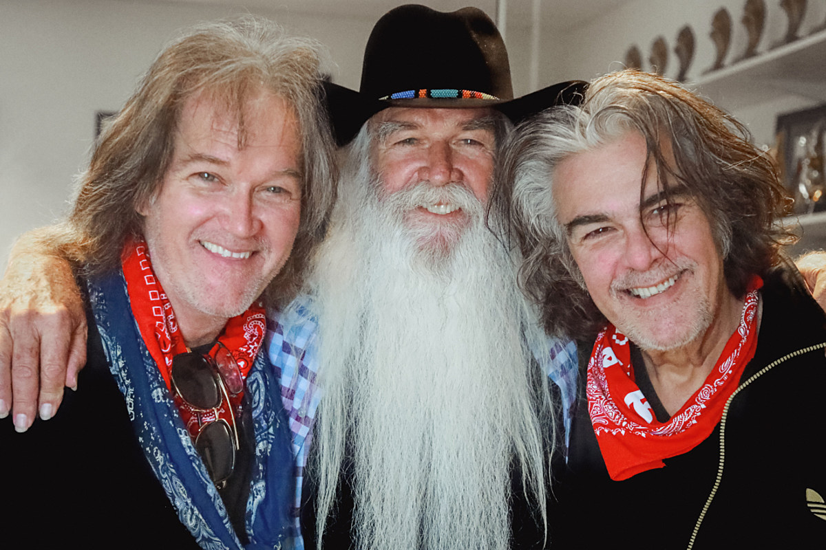   WILLIAM LEE GOLDEN Z OAK RIDGE BOYS NAHRÁL PÍSNĚ EAGLES