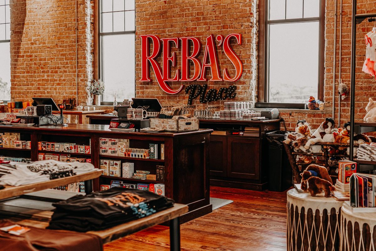 REBA McENTIRE OTEVŘELA SVOJI RESTAURACI