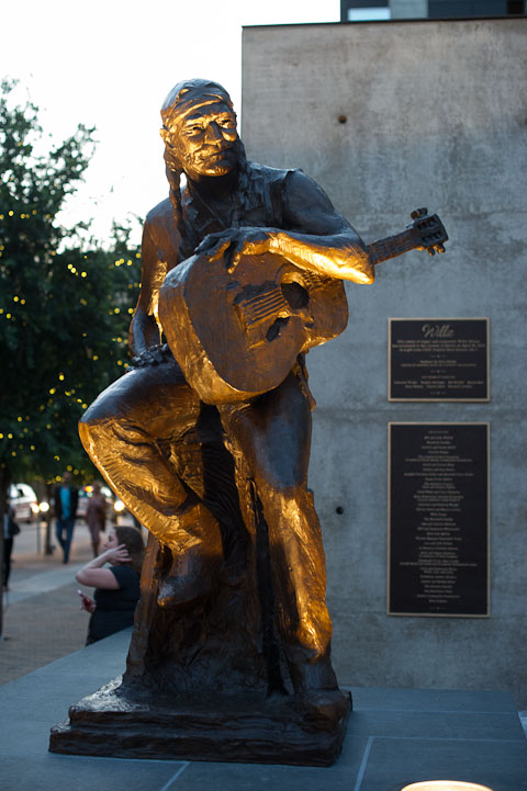WILLIE NELSON MÁ V TEXASU SVOJI SOCHU!